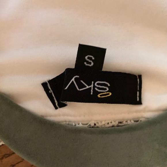 Cream colored lace overlay dress by Sky - Picture 5 of 6